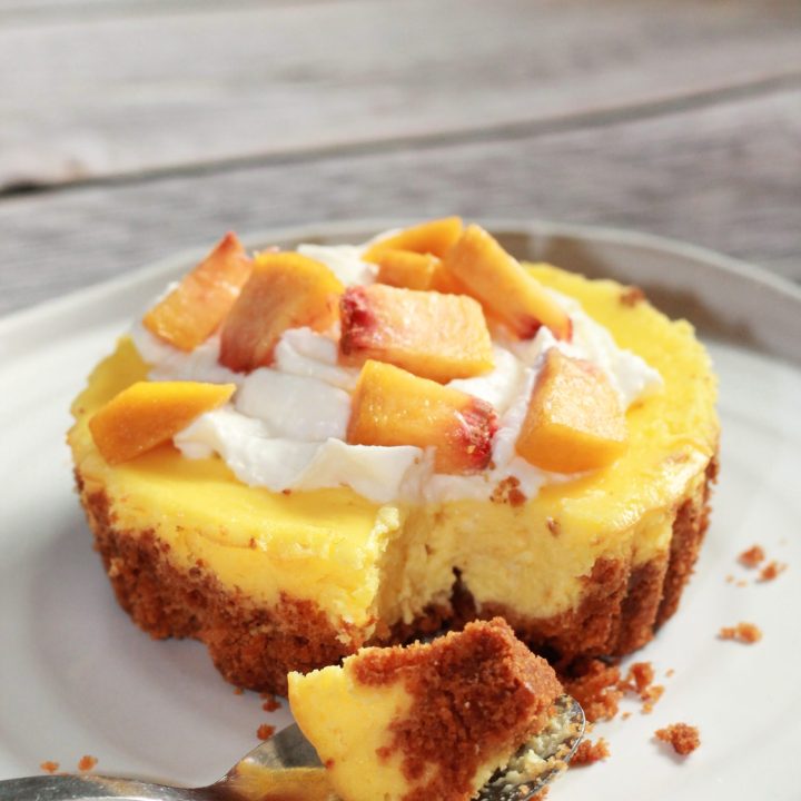 mini peach cheesecakes